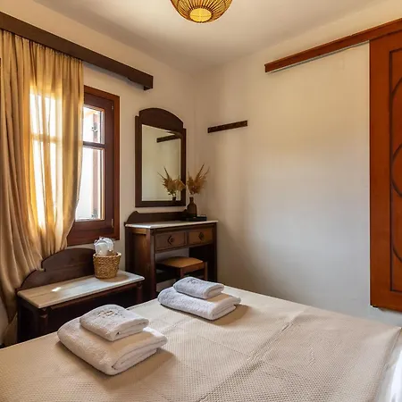 Mirsini In Sifnos Vathi (Sifnos)