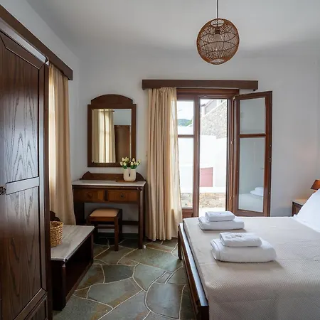 Mirsini In Sifnos Vathi (Sifnos)