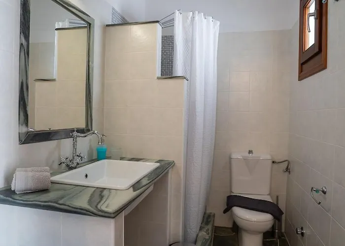 Mirsini In Sifnos Vathi (Sifnos)