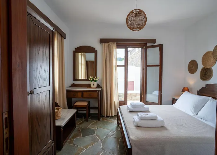 Mirsini In Sifnos Vathi (Sifnos)